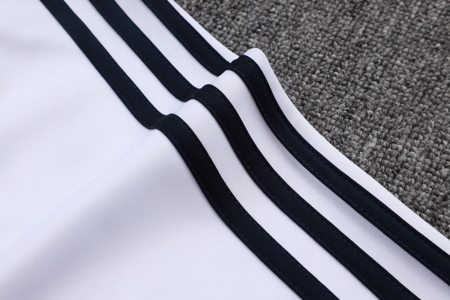 2025/26 Real Madrid white Jacket Training Suit Set Football Team Shirt Sports Fashion