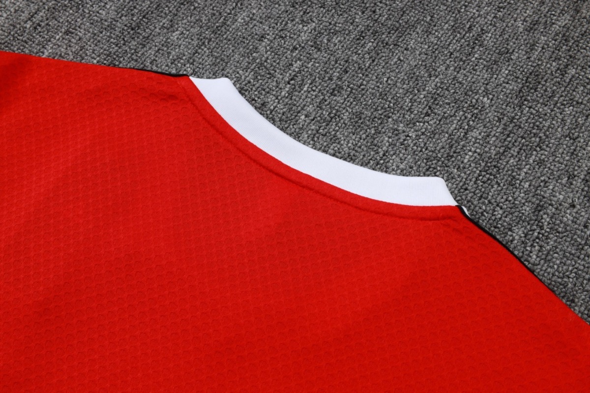 2026 Manchester United Red Training Set Shirt and Shorts