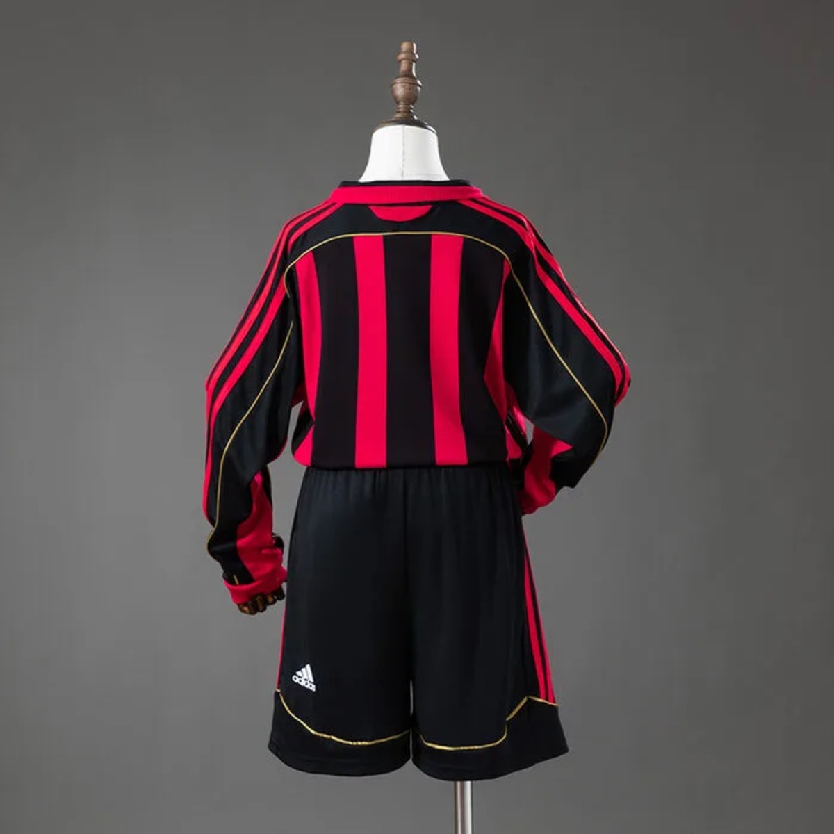 Retro AC Milan 2006/07 Home Kid Kits