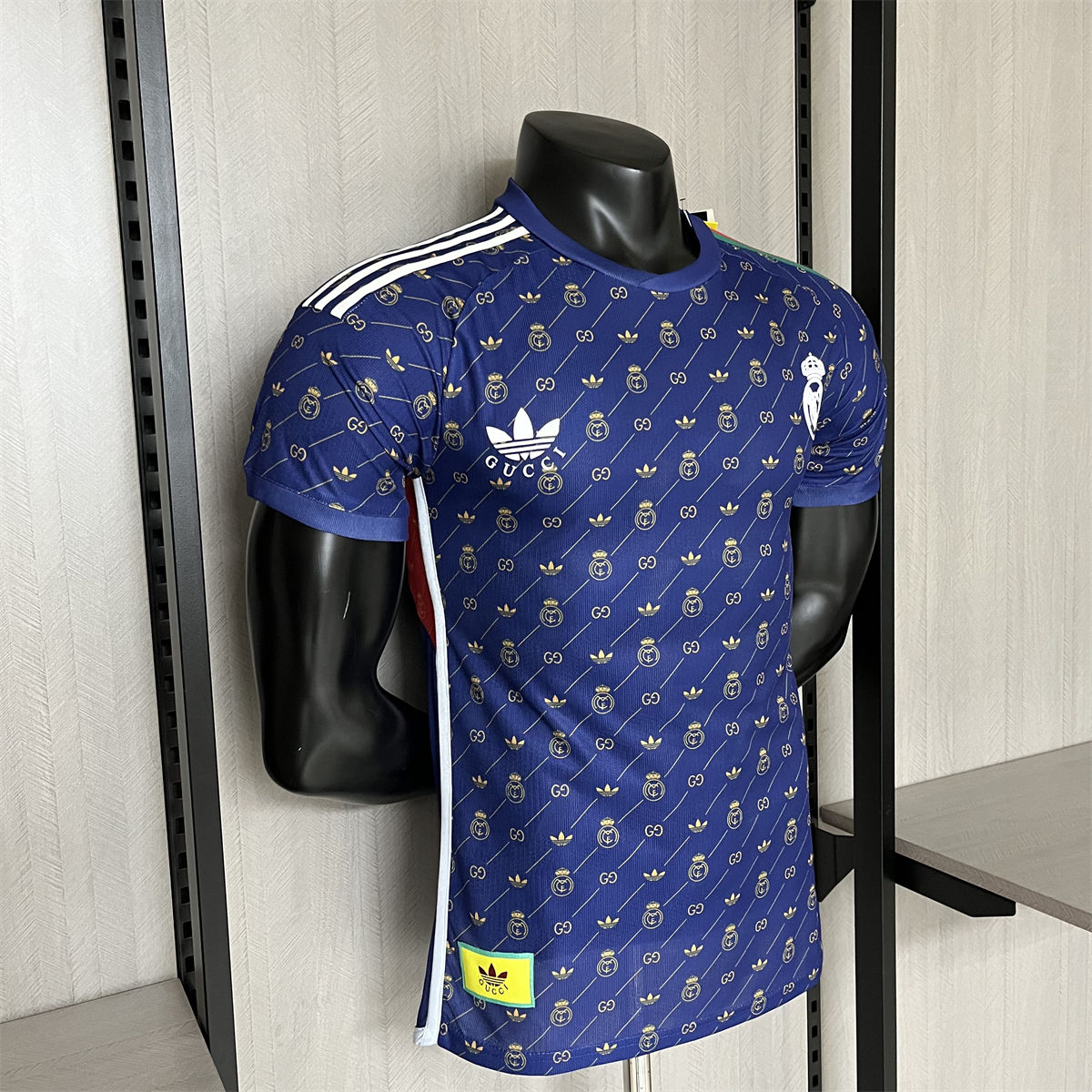 24/25 Real Madrid𝙂𝙐𝘾𝘾𝙄 GC Joint Special edition Jersey Player Version