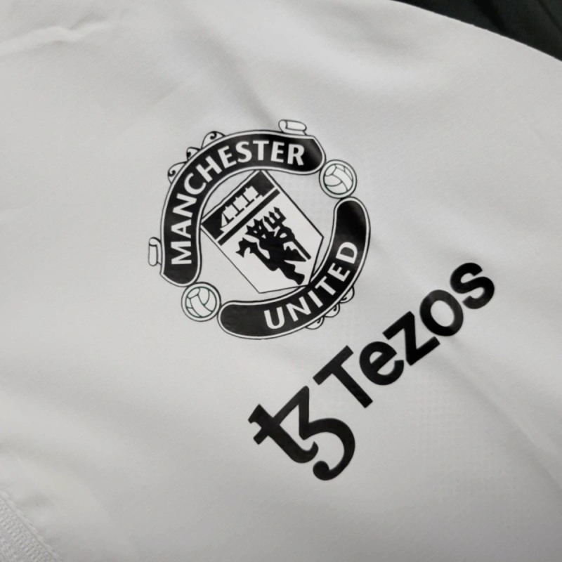 2025 Manchester United White Windbreaker Sport Unifom jersey Sport Unifom