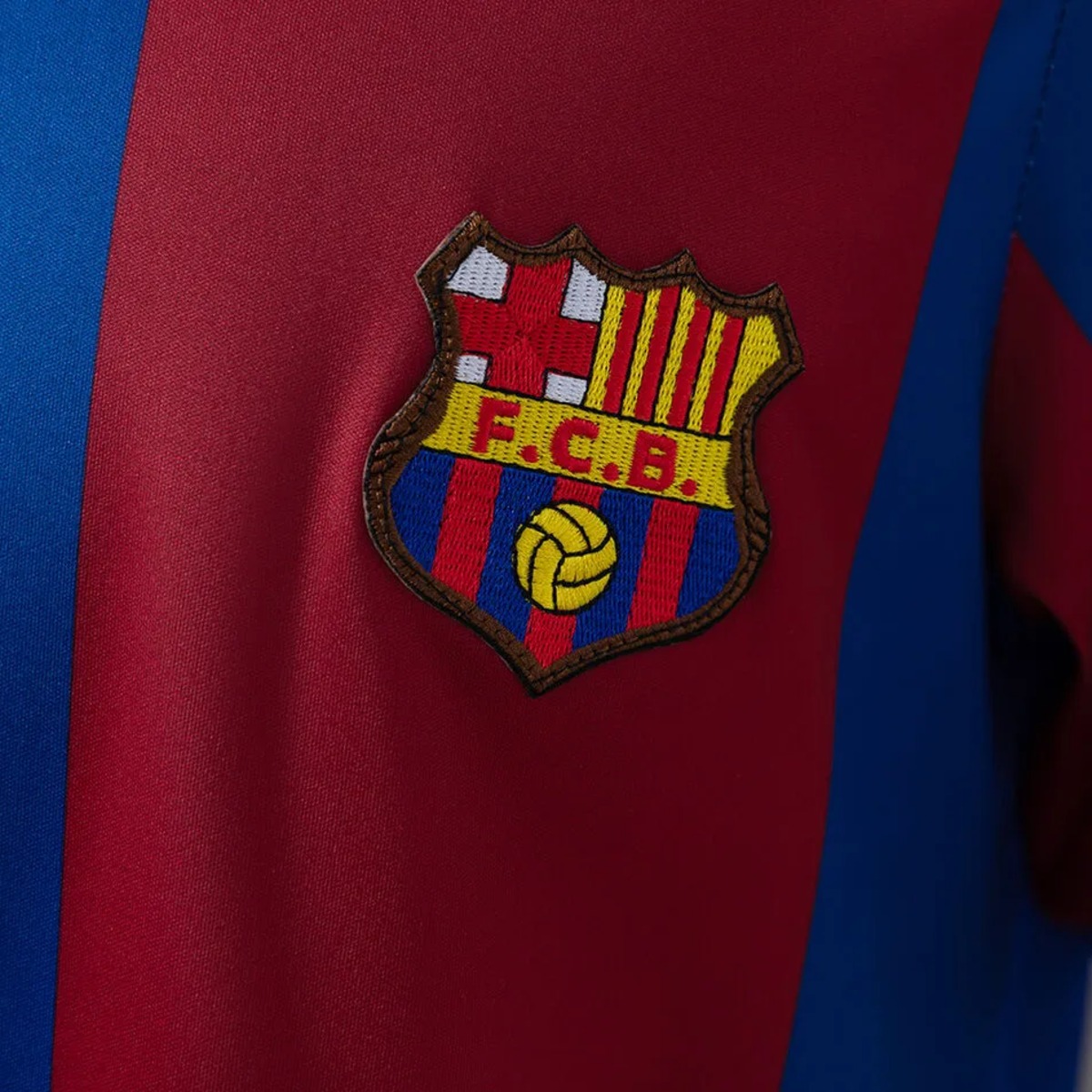 Retro Barcelona 80/82 Home Jersey Fan Version