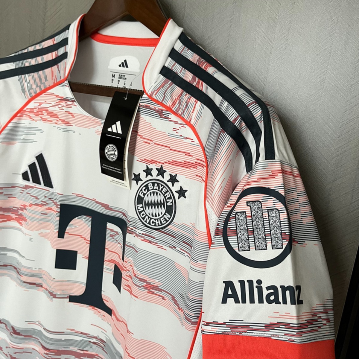 2025/26 Bayern Munich Away Jersey Fan Version