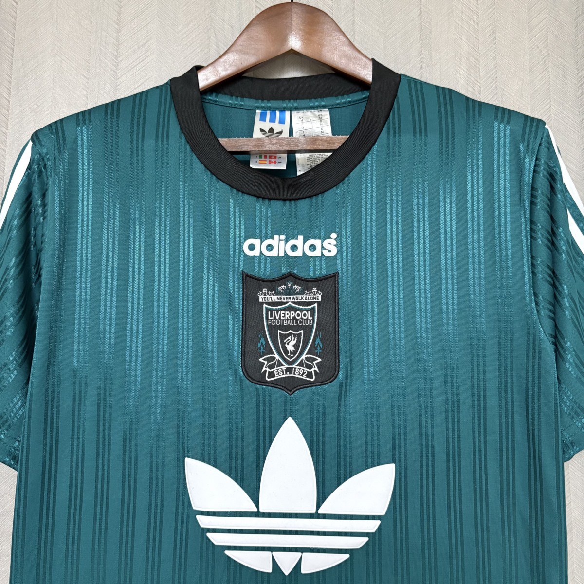 Retro Liverpool 1995/96 Special Edition Green jersey Fan Version