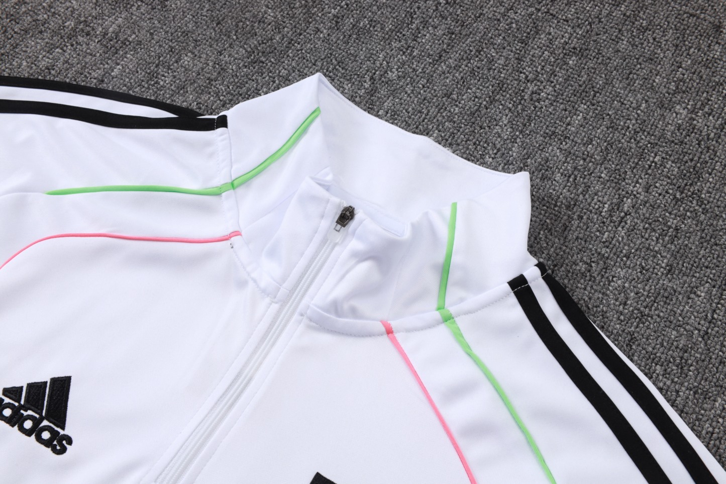 202526 Juventus white Long-sleeved half-pull training kit Football team kit