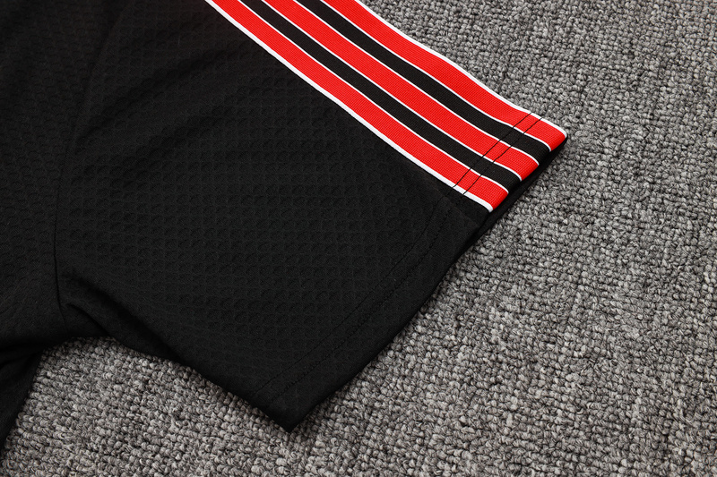 2025/26 Manchester United Black Training Set Shirt and Shorts