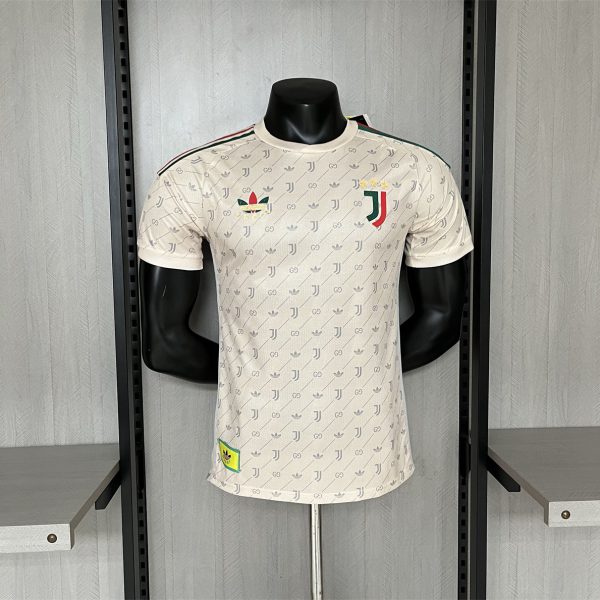24/25 Juventus co-branded version Jersey Player Version