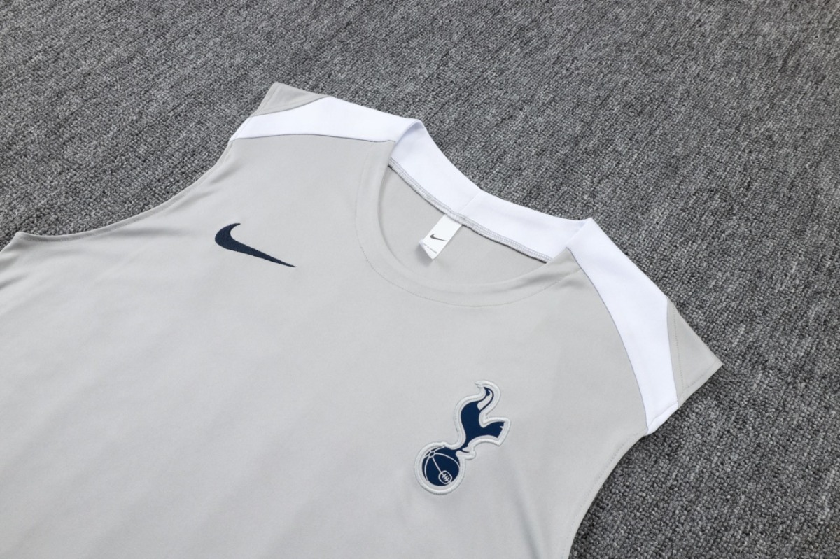 2026 Tottenham Light green Training Set Shirt and Shorts
