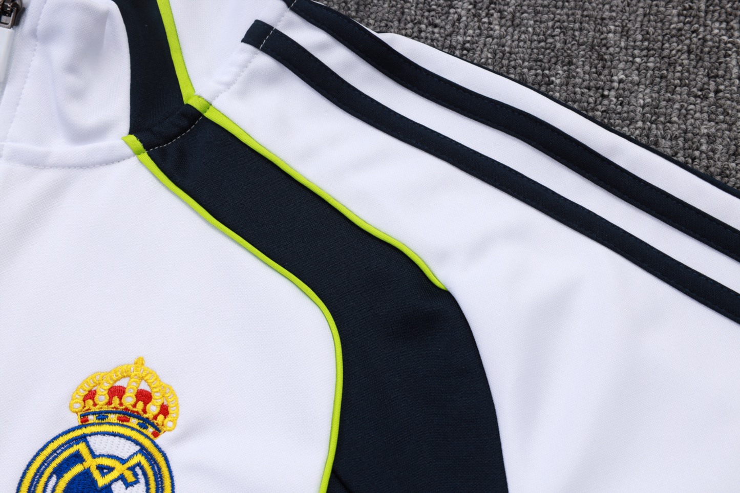 2025/26 Real Madrid white Jacket Training Suit Set Football Team Shirt Sports Fashion