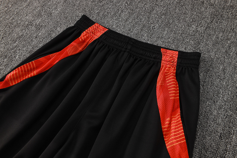 24/25 Internacional Black Training Set Shirt and Shorts