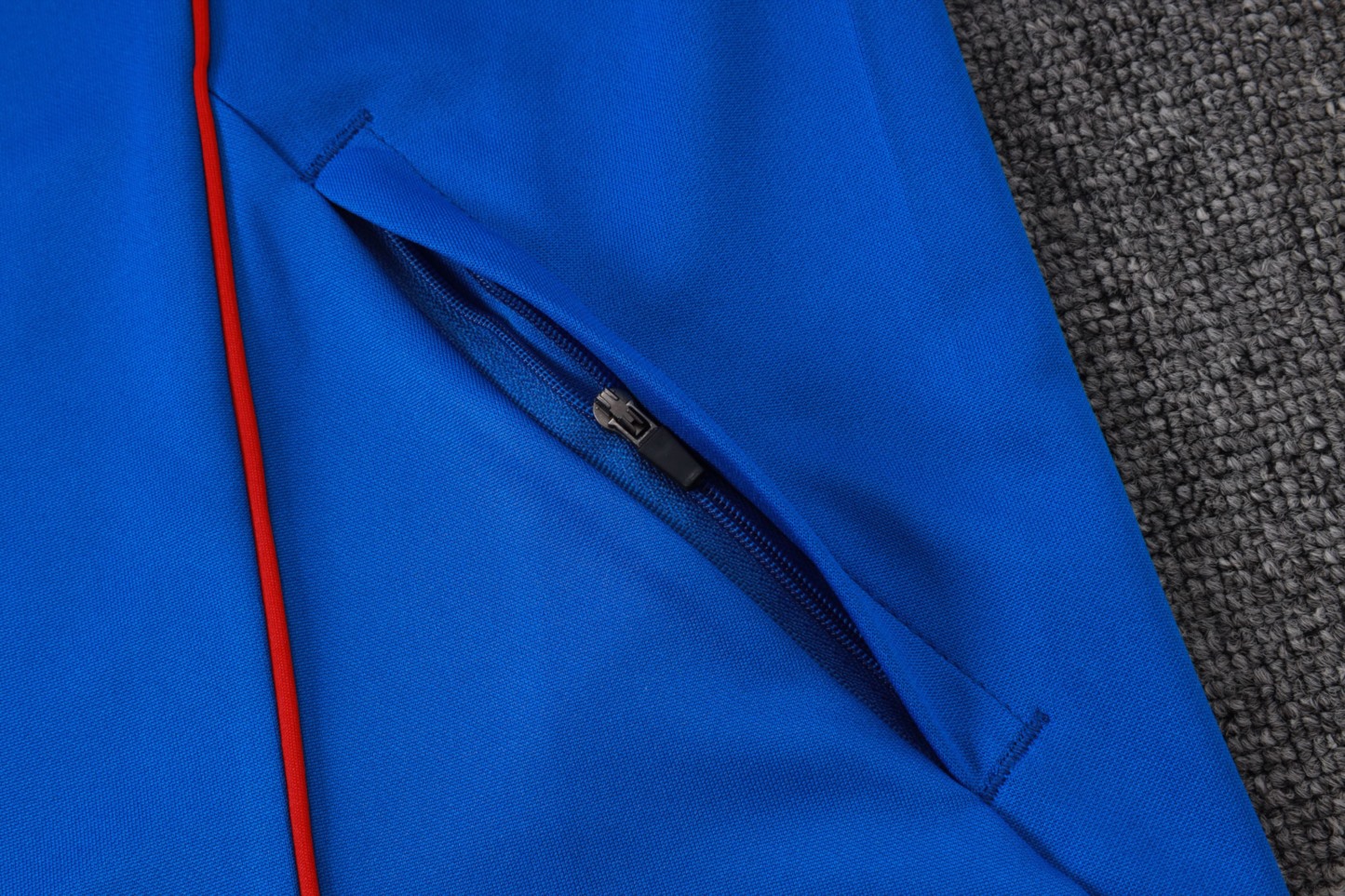 2025/26 Manchester United Colorful Blue Jacket Training Suit Set Football Team Shirt Sports Fashion