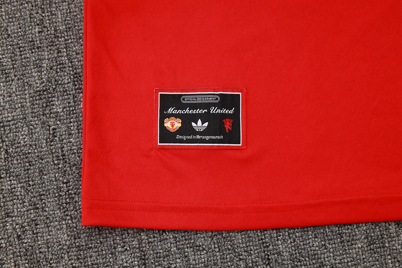 2025/26 Manchester United Red Training Set Shirt and Shorts