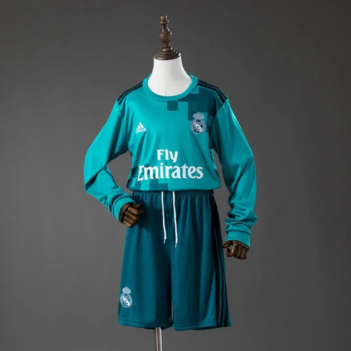 Retro Real Madrid 2017/18 Second Away Kid Kits