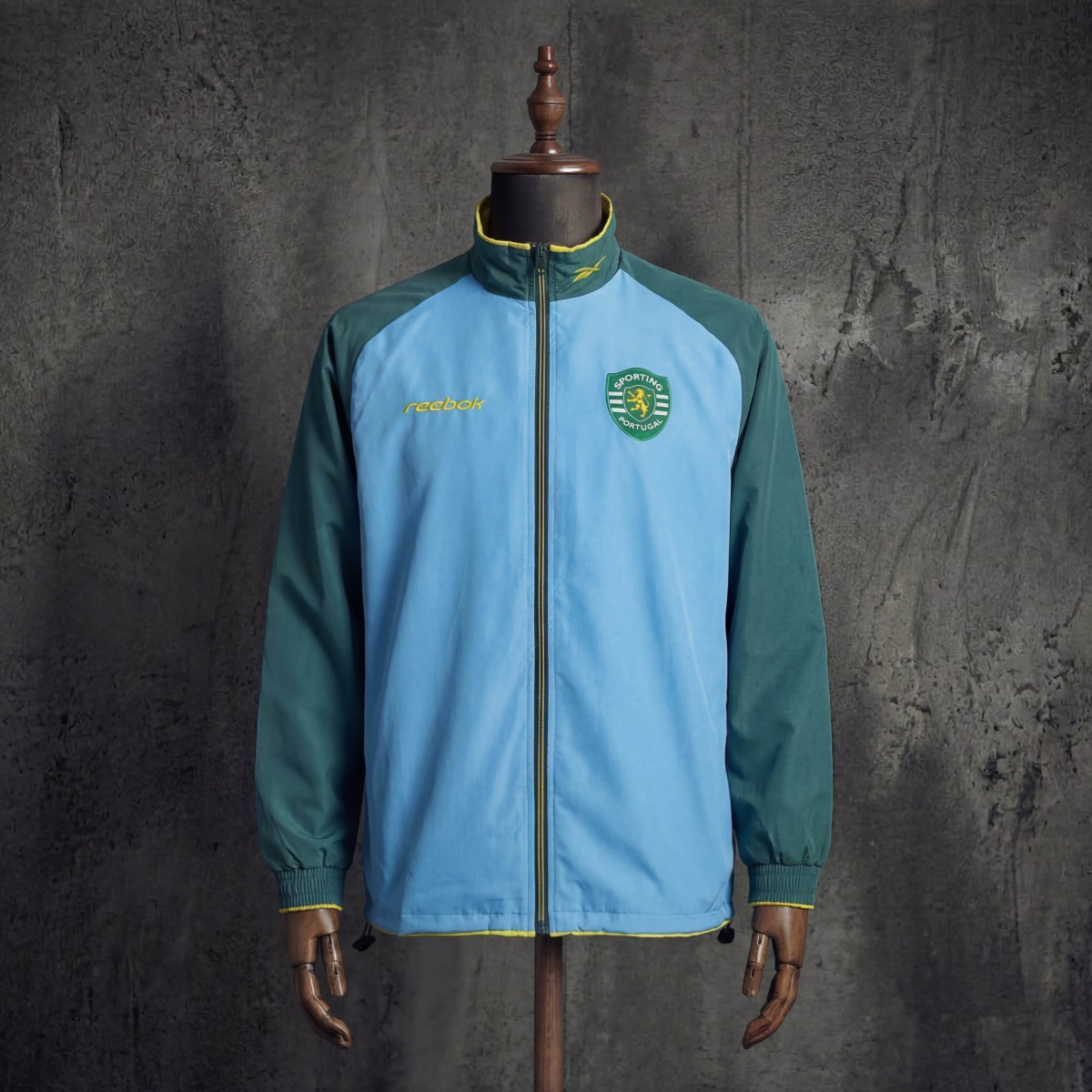 2002/03 Vintage Style Sporting Lisbon Jacket Windbreaker Sport Unifom