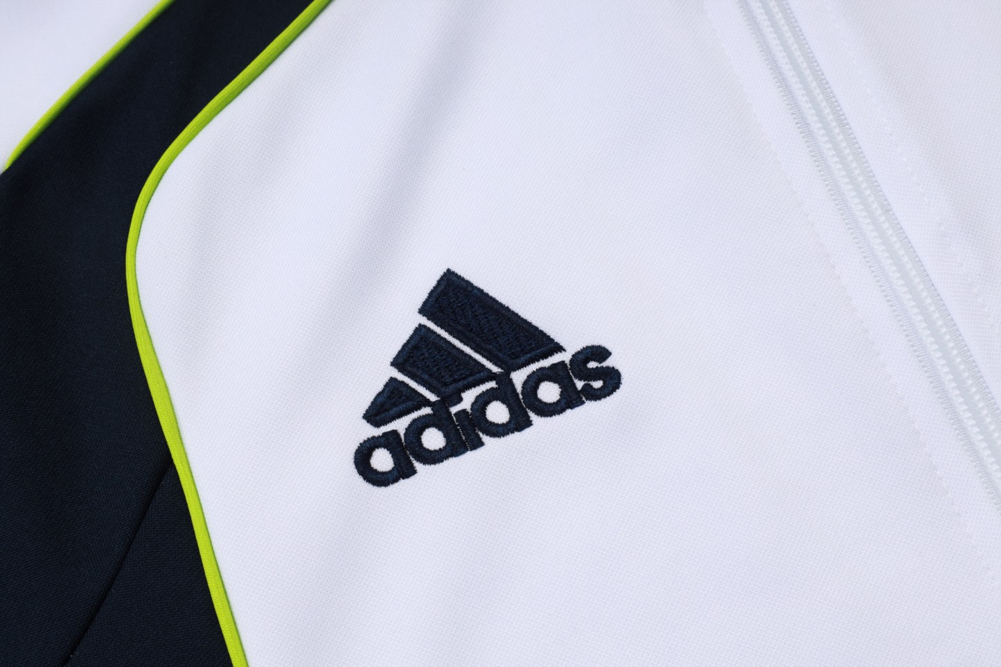 2025/26 Real Madrid white Jacket Training Suit Set Football Team Shirt Sports Fashion