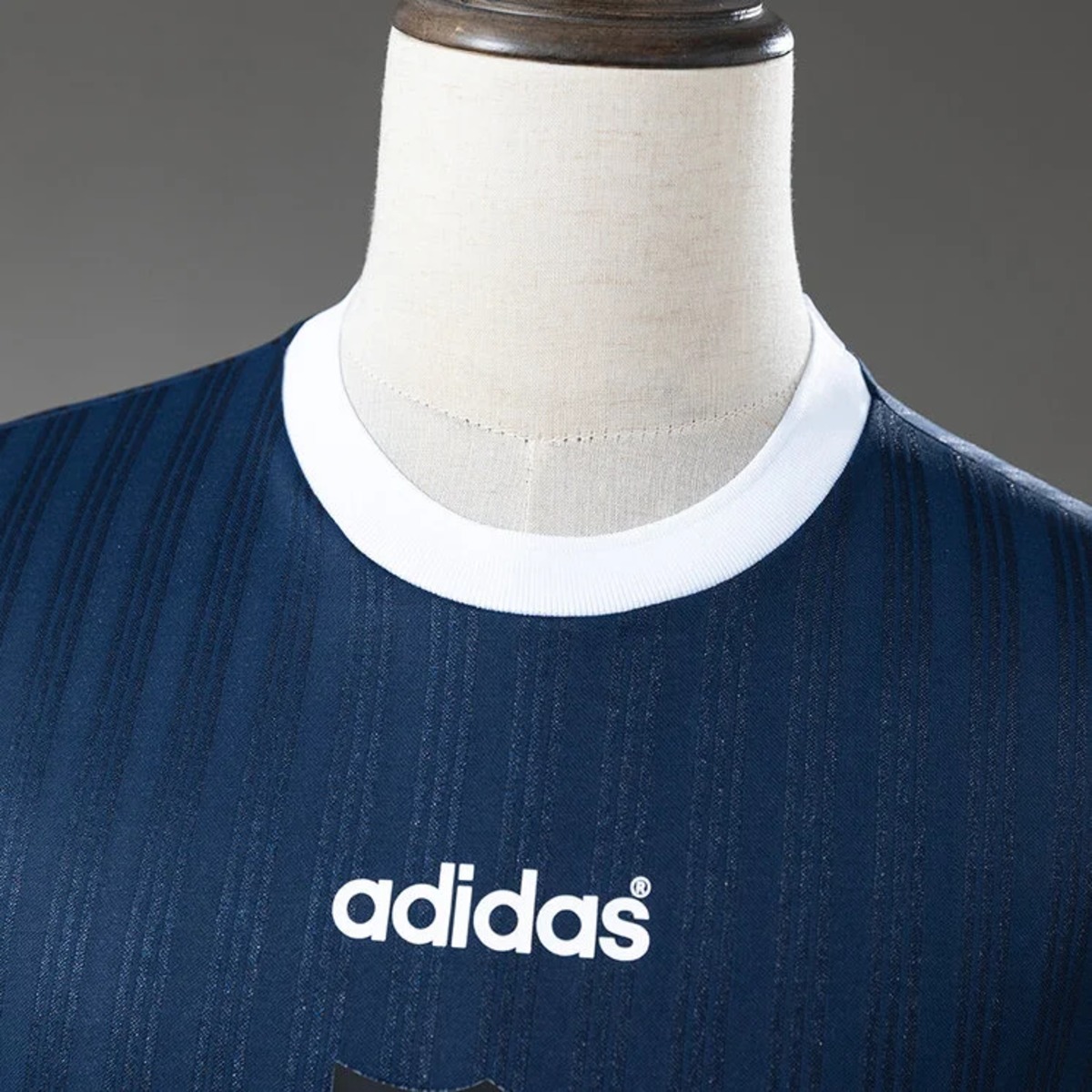 Retro Liverpool 1995 Royal Blue Jersey Fan Version