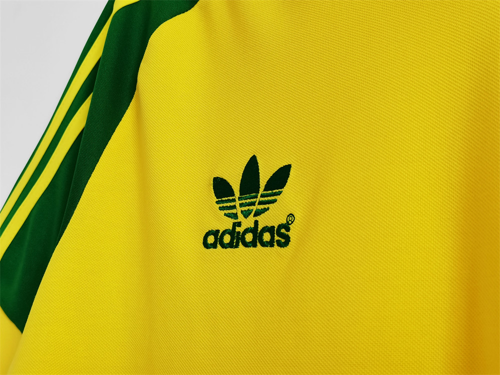 Retro Wales 1982 Away jersey Fan Version