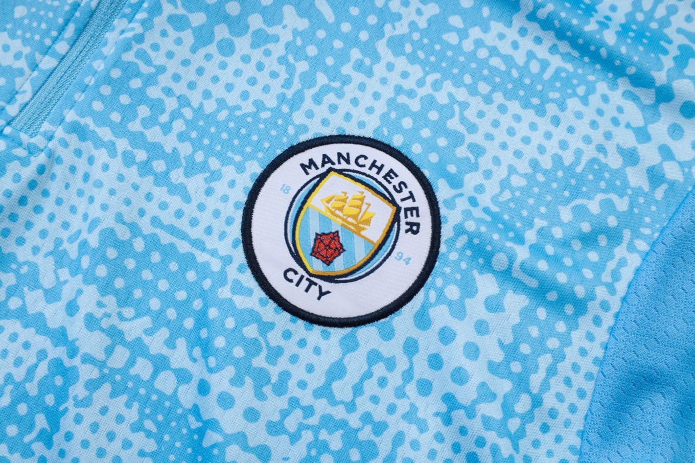 202526 Manchester City Light blue Long-sleeved half-pull training kit Football team kit