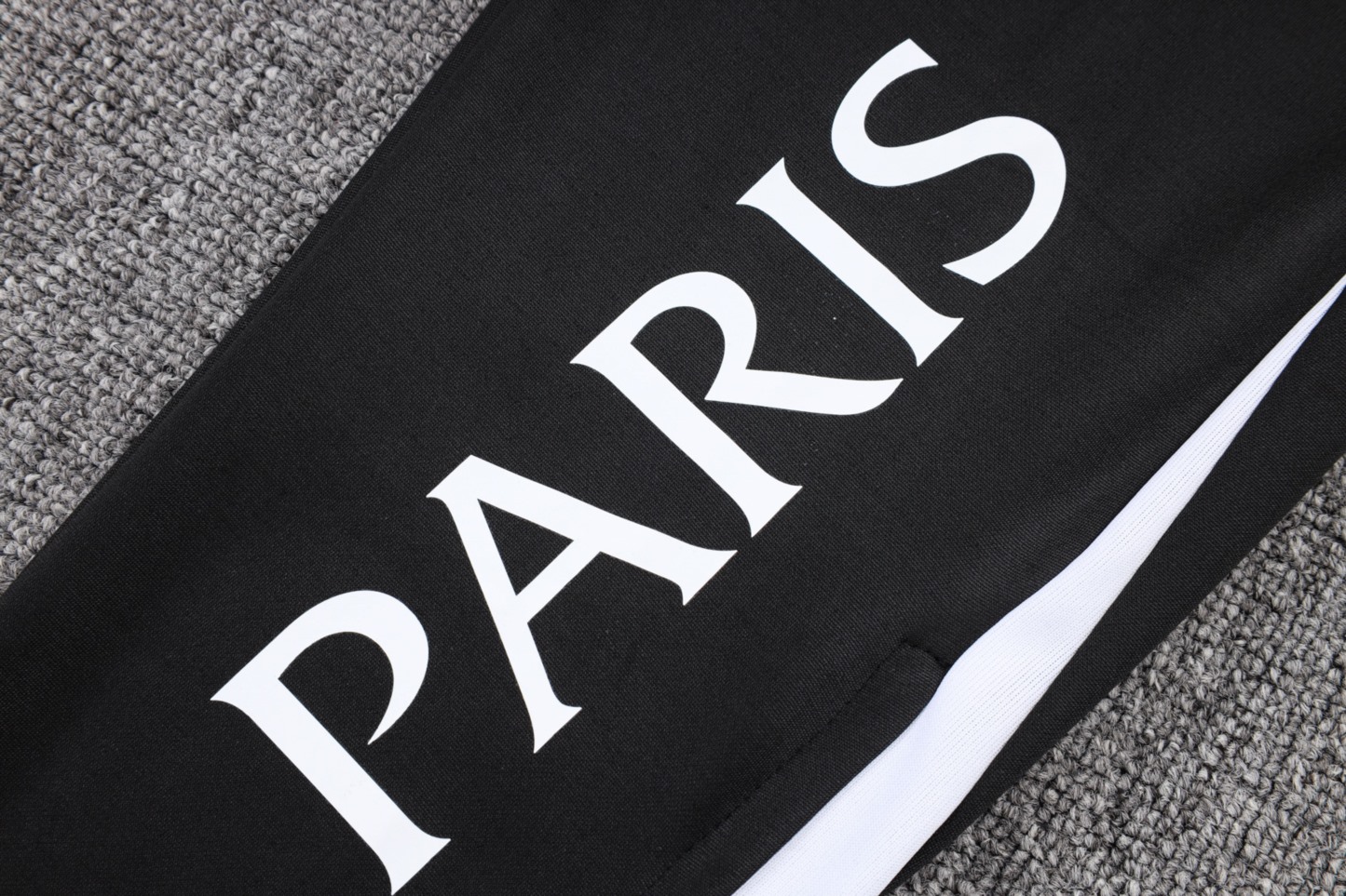 202526 Paris black Long-sleeved half-pull training kit Football team kit