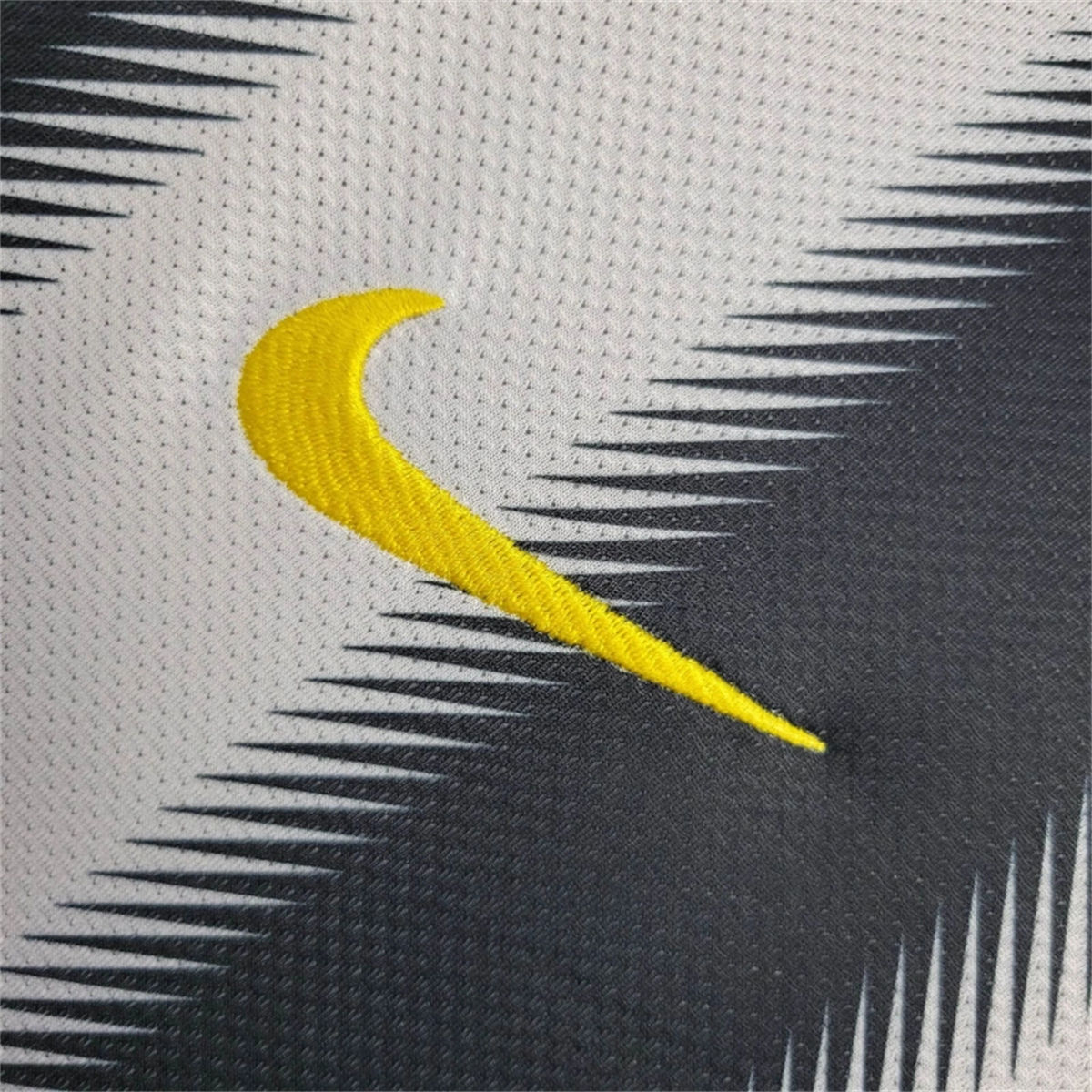 Retro Juventus 11/12 Home jersey Fan Version