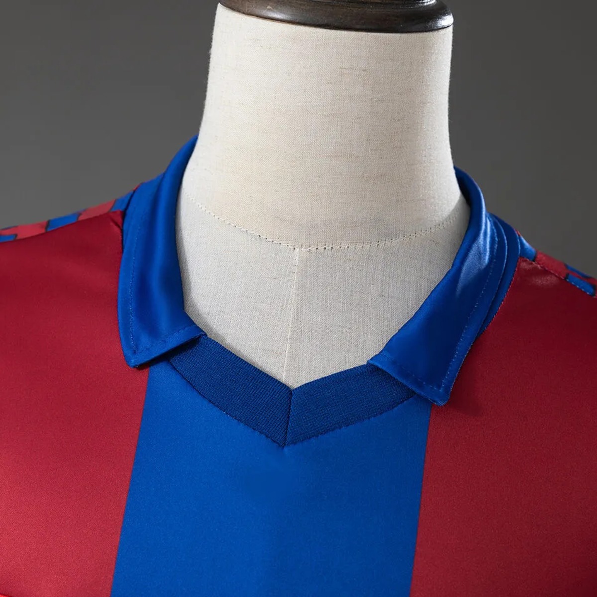 Retro Barcelona 80/82 Home Jersey Fan Version