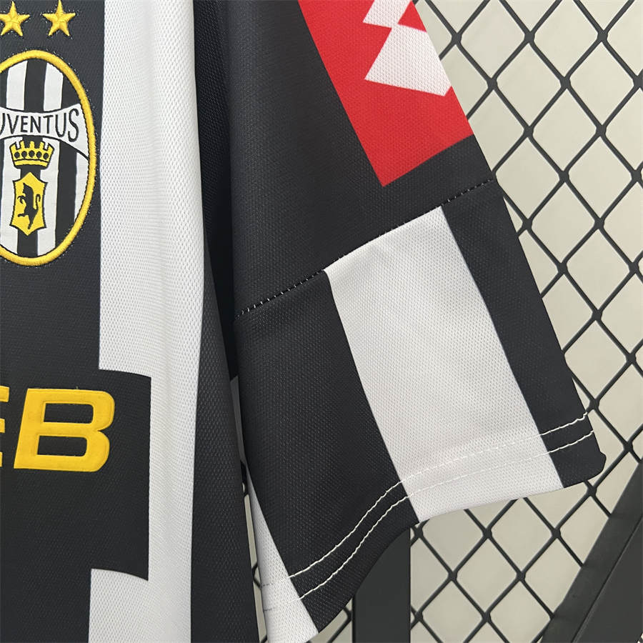 Retro Juventus 01/02 Home  jersey Fan Version