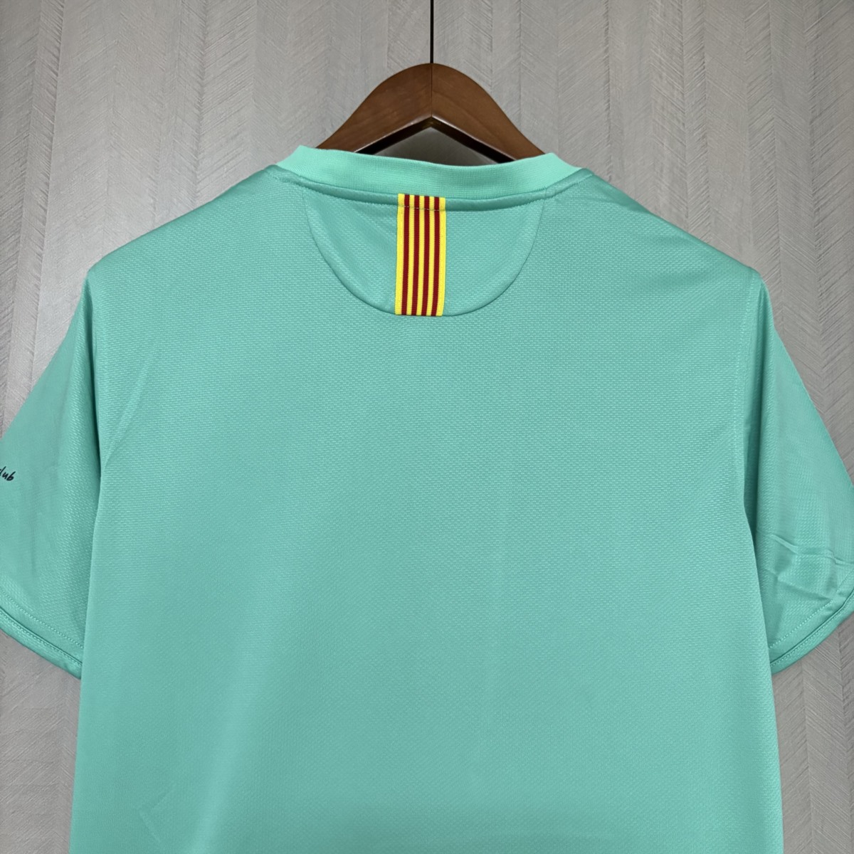 Retro Barcelona 10/11 away jersey Fan Version