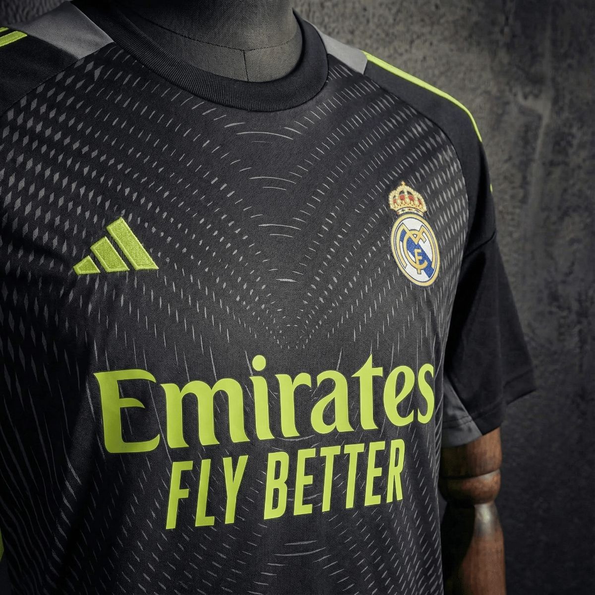 2025/26 Real Madrid Goalkeeper Grey jersey Fan version