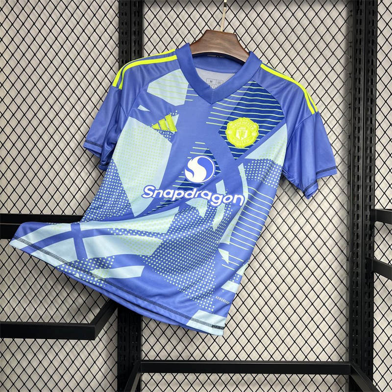 2024/25 Manchester United Goalkeeper Jersey Fan Version