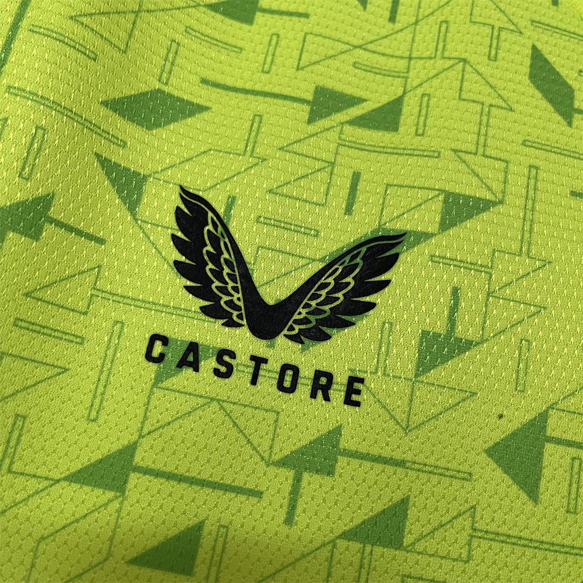 2023/24 Wolves Goalkeeper Jersey Fan Version