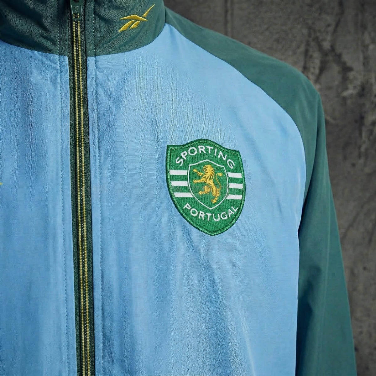 2002/03 Vintage Style Sporting Lisbon Jacket Windbreaker Sport Unifom