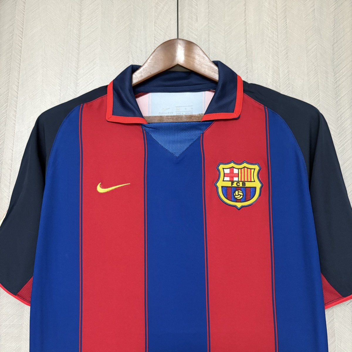 Retro Barcelona 03/04  home jersey Fan Version