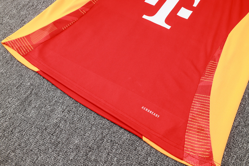 24/25 Bayern Munich Red Training Set Shirt and Shorts
