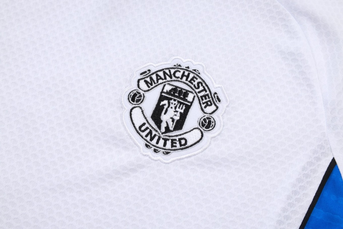 2026 Manchester United White Training Set Shirt andShorts