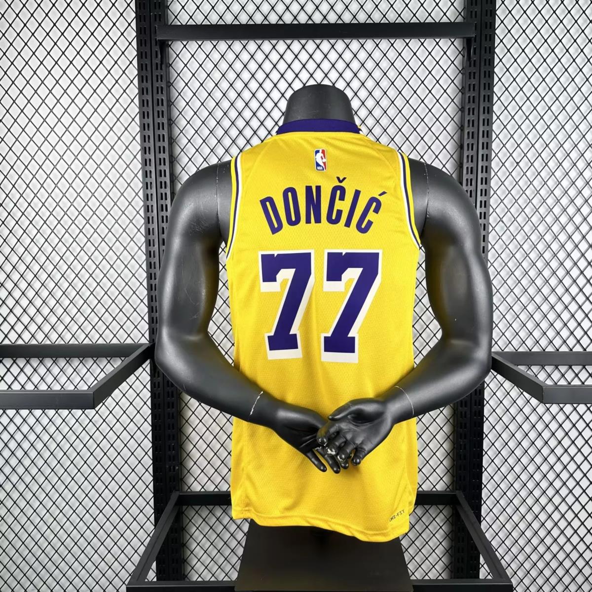 NBA Los Angeles Lakers Dončić#77 2025 Gold Association Edition Swingman Jersey S-XXL