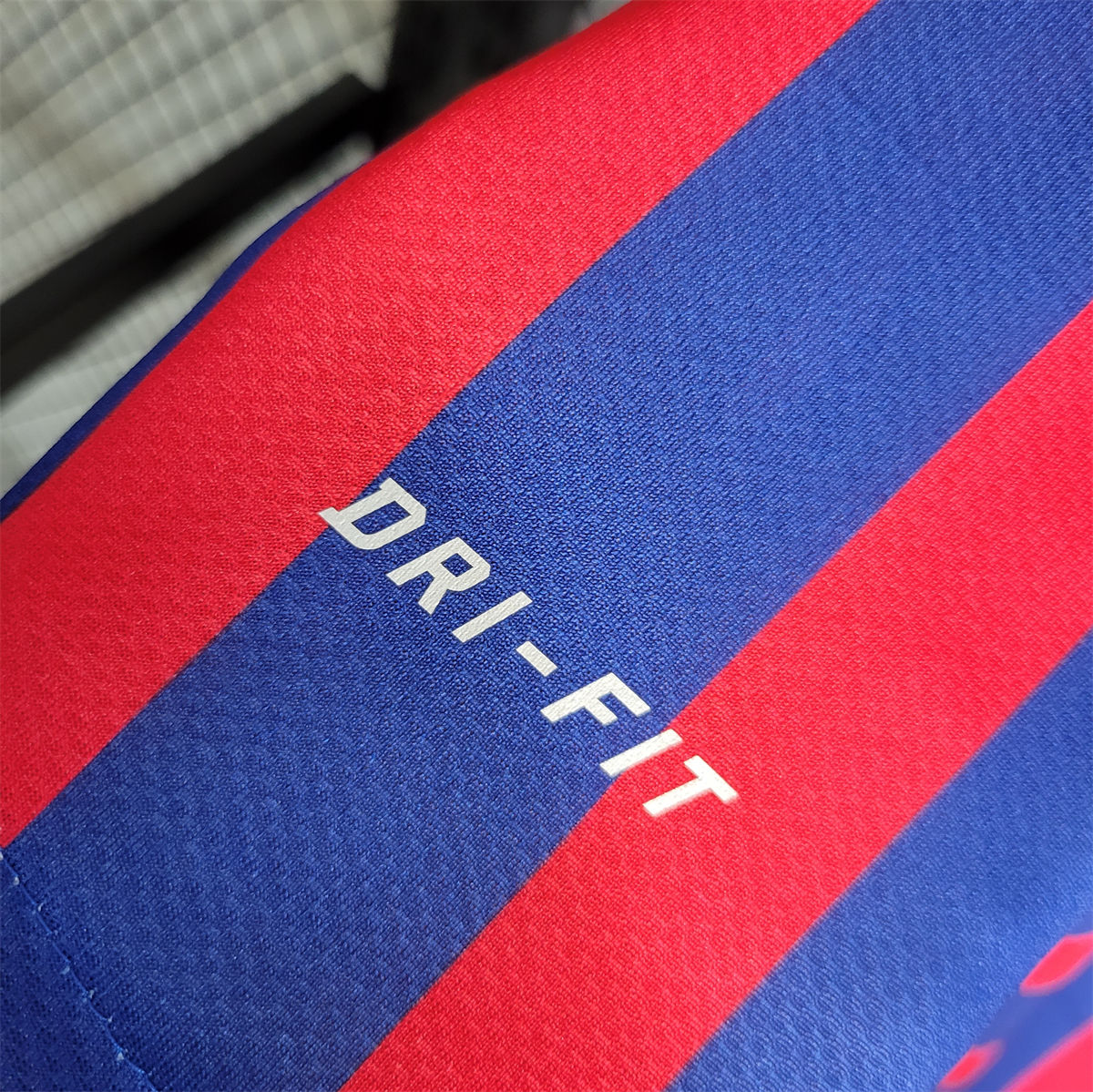 Retro Barcelona 11/12 Long Sleeve Home jersey Fan Version