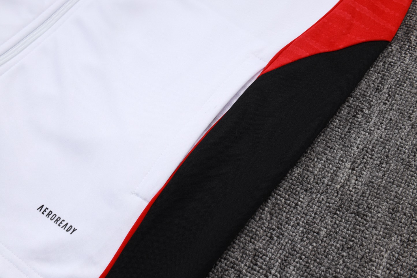 2025/26 Bayern Munich white Jacket Training Suit Set Football Team Shirt Sports Fashion