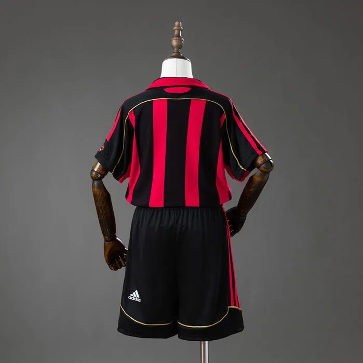 Retro AC Milan 2006/07 Home Kid Kits