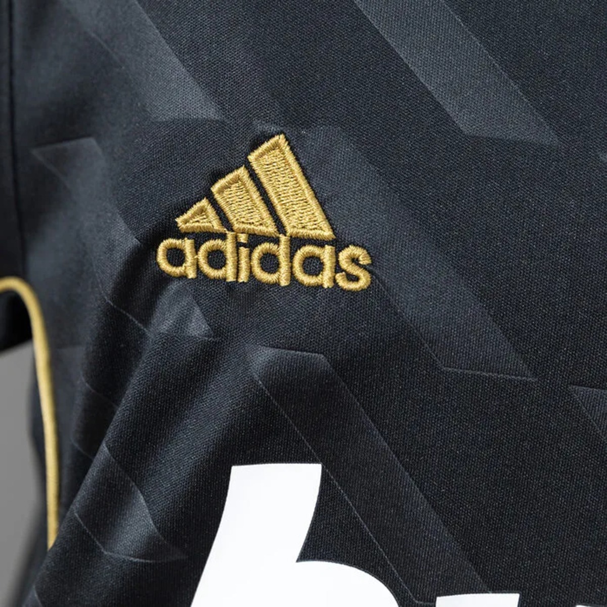 Retro Real Madrid 2011/12 Away Kid Kits