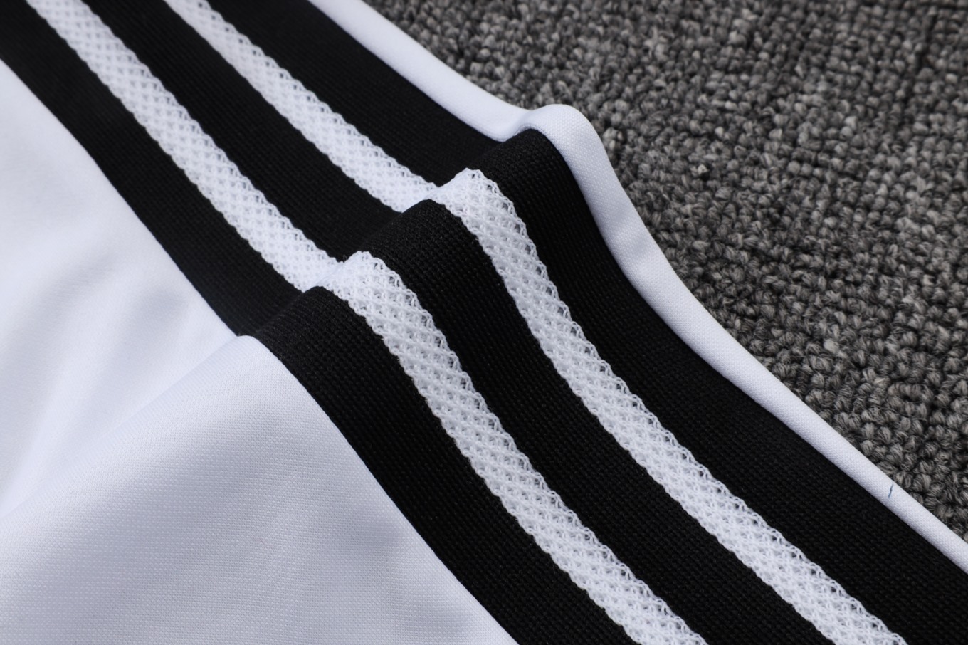202526 Germany White Long-sleeved half-pull training kit Football team kit