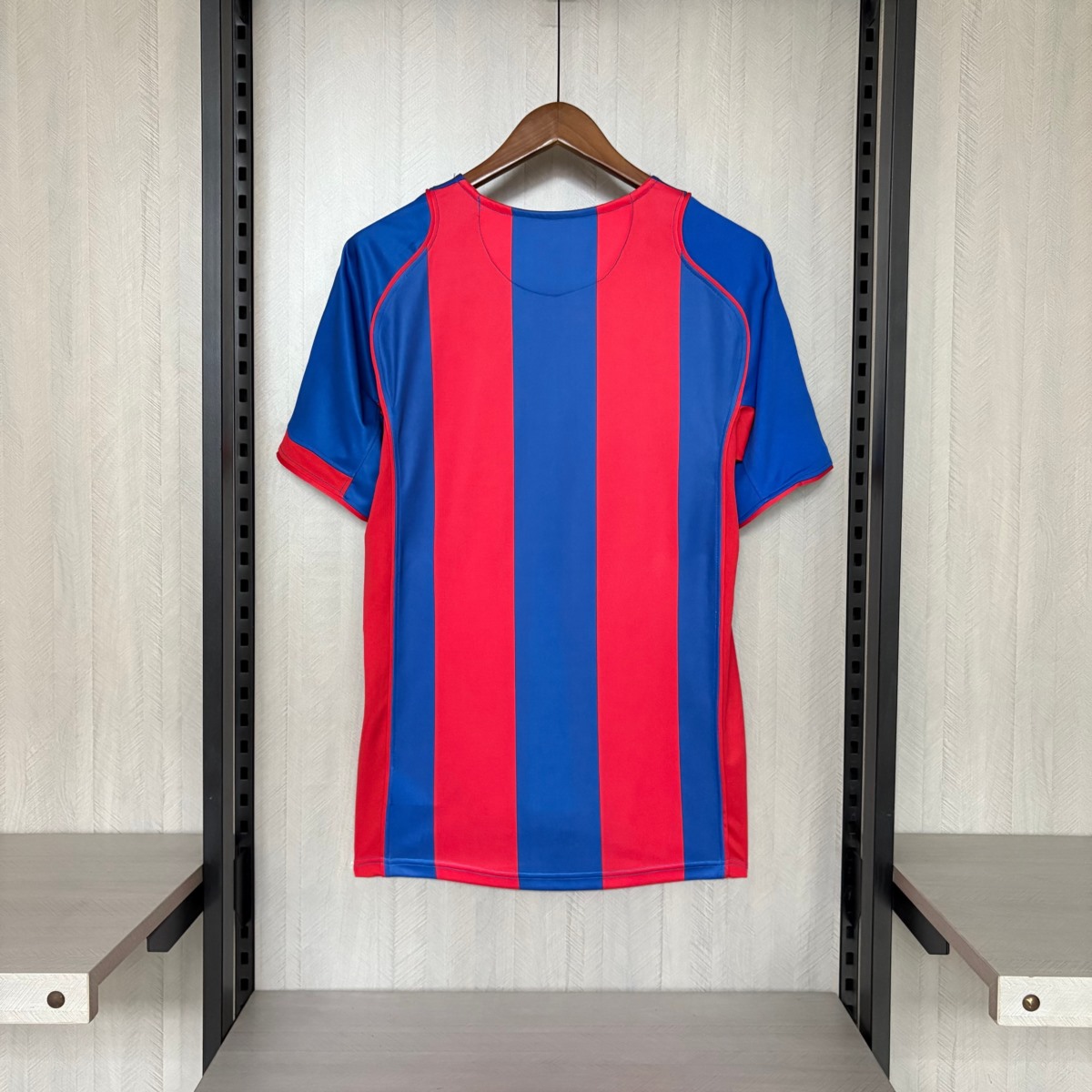 Retro Barcelona 2004/05 Home jersey Fan Version