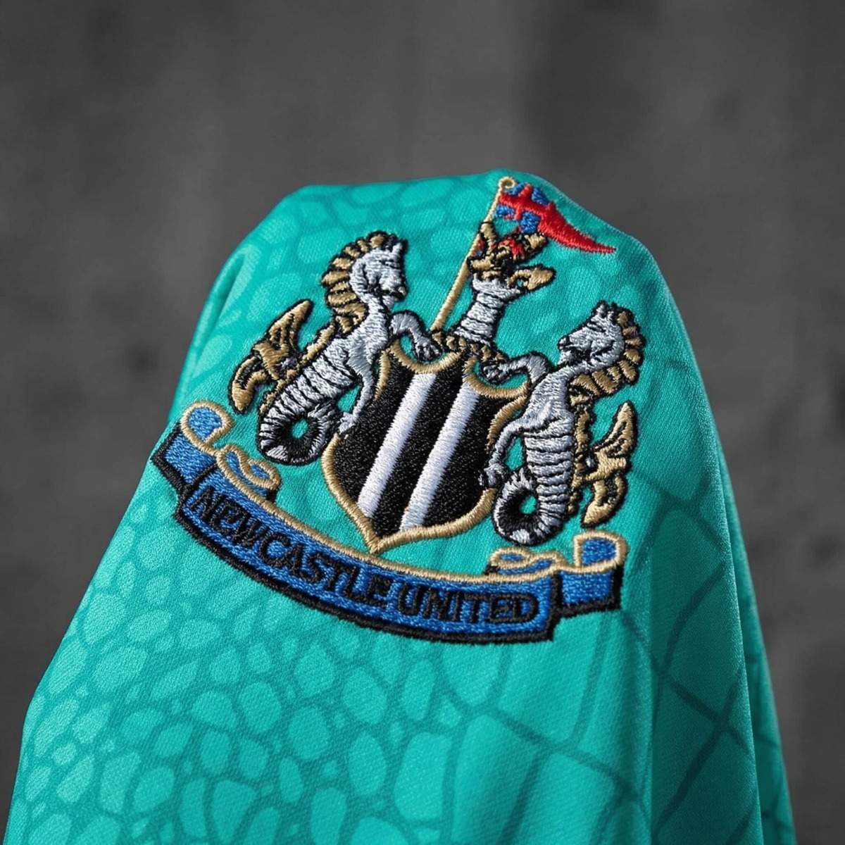 Retro Newcastle United  1997/98 Goalkeeper jersey Long Sleeve Fan Version