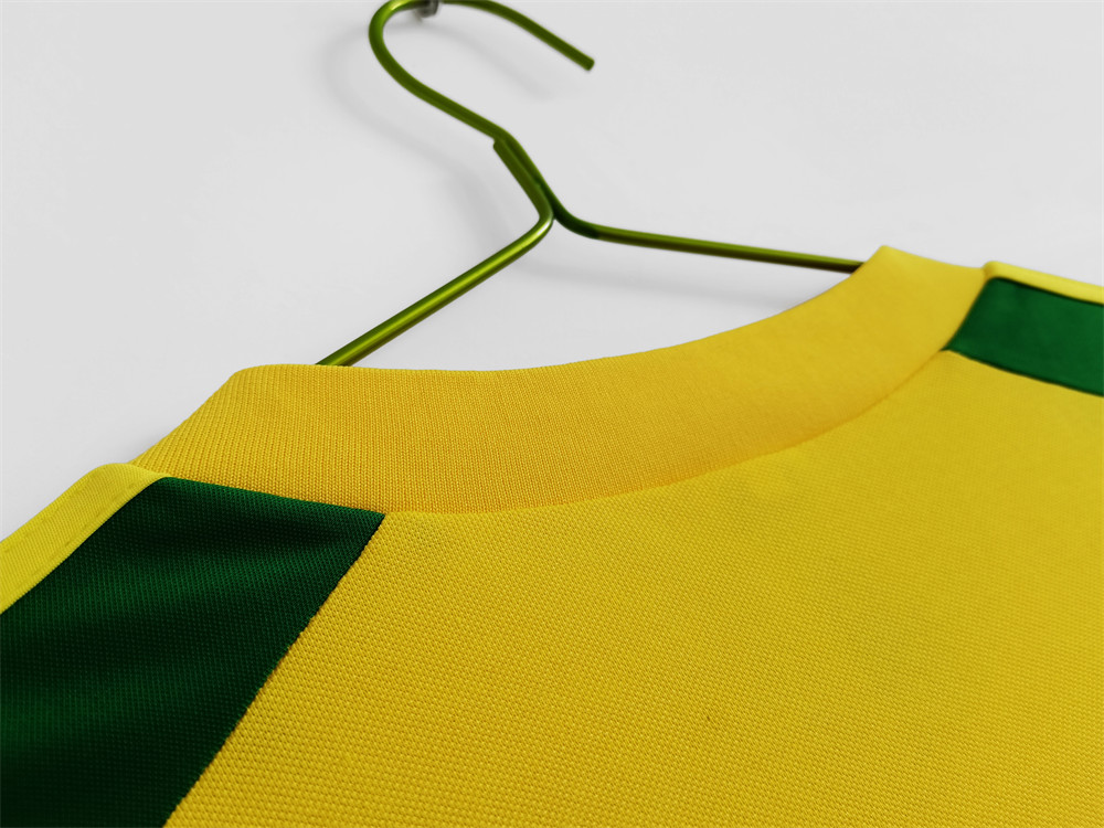 Retro Wales 1982 Away jersey Fan Version