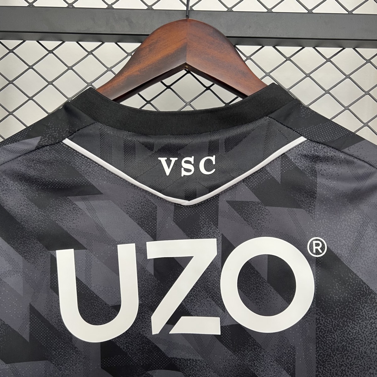 Vitoria Guimaraes 2025-26 Away Black Jersey – Fan Version (BALIEJIN)