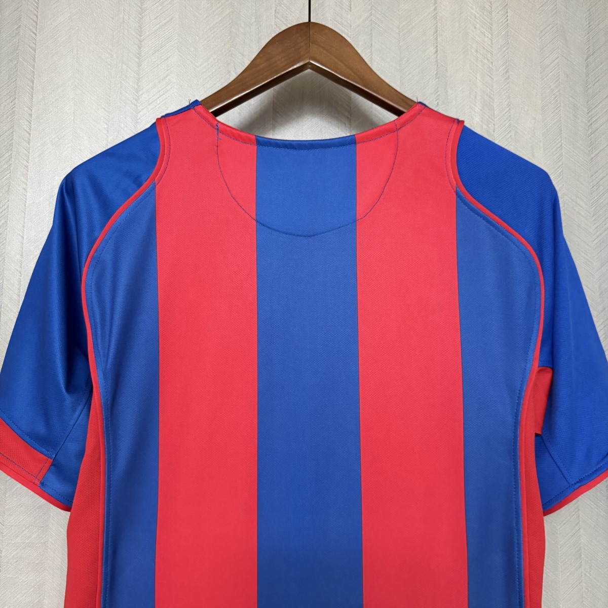 Retro Barcelona 2004/05 Home jersey Fan Version