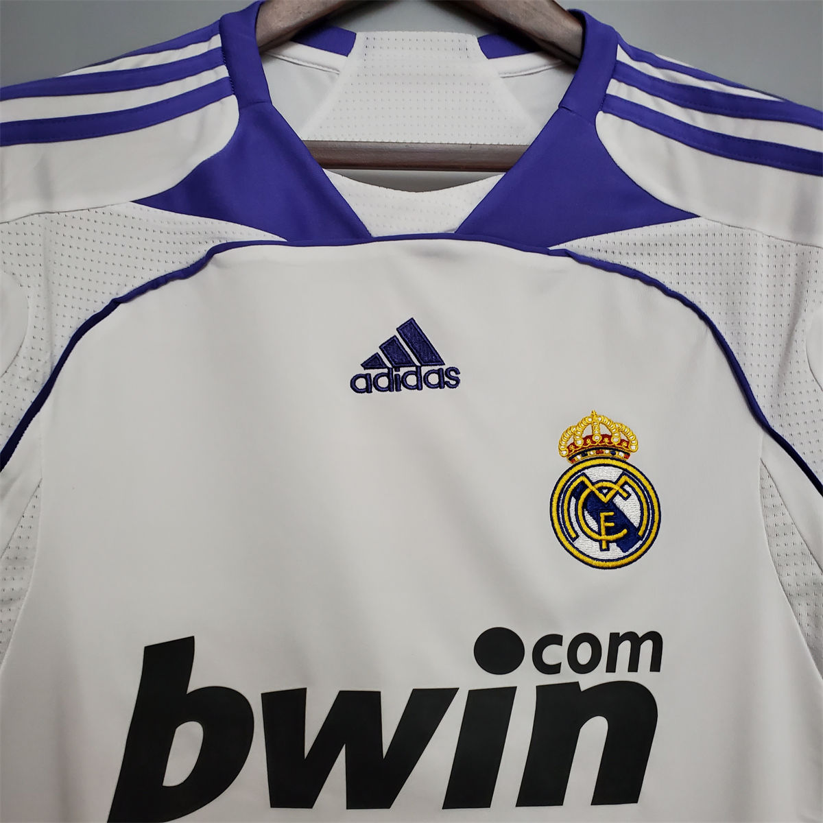 Real Madrid Retro 07/08 home jersey Fan Version
