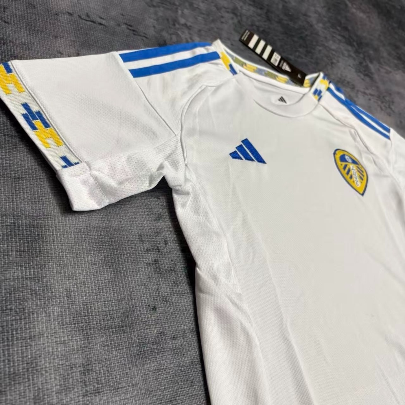 2025/26 Leeds United F.C. Home jersey Kid Kits Size 16-28
