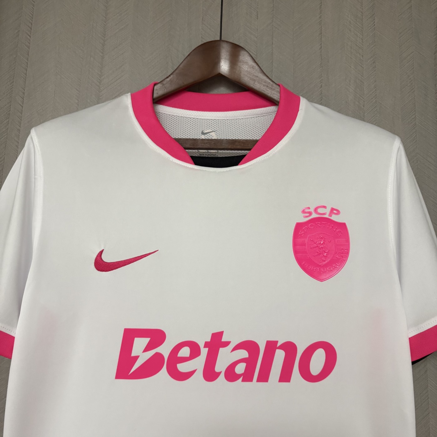 2025/26 Sporting Lisbon Pink October Edition jersey Fan version