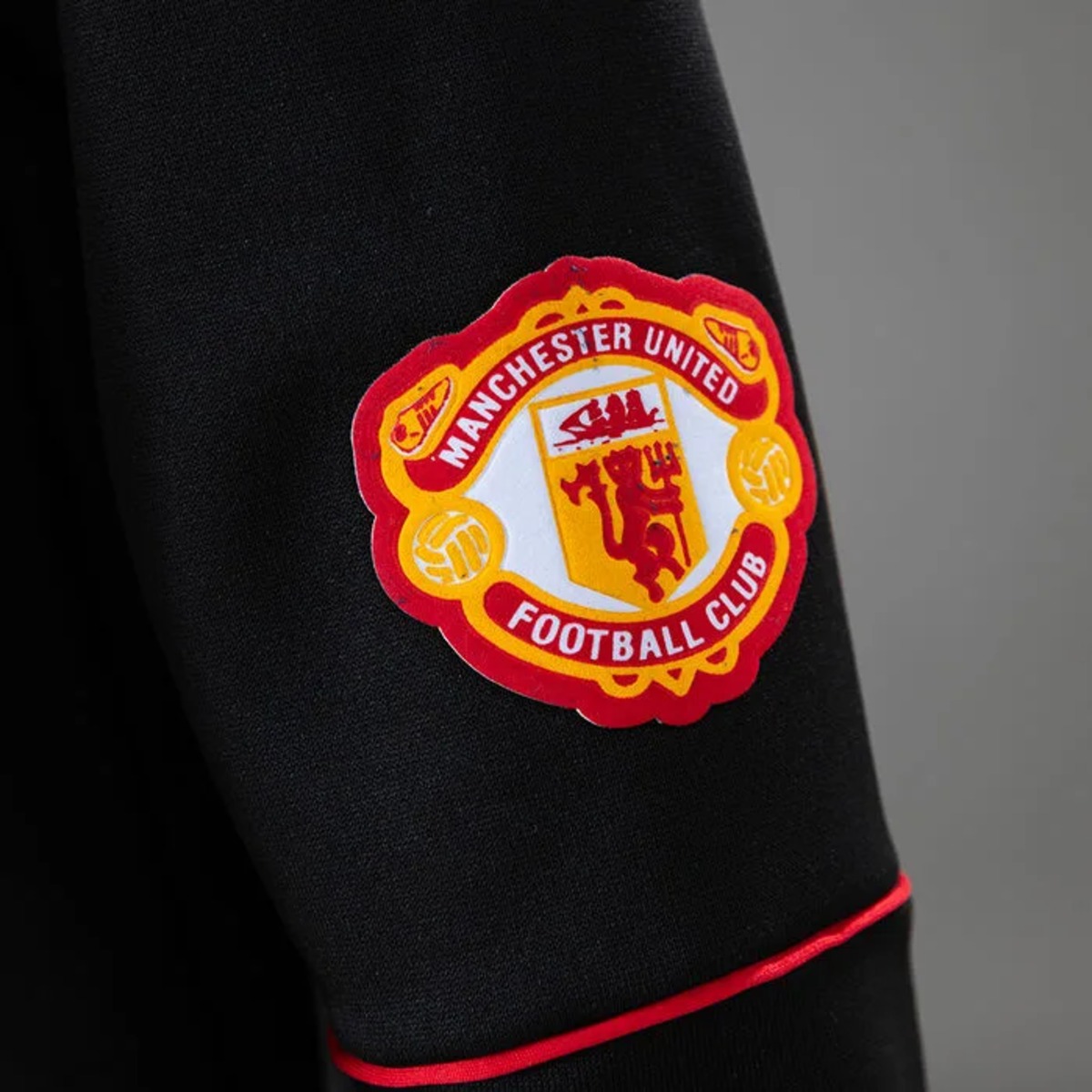 Retro Manchester United 1990/92 Bringback Jersey Long Sleeve Fan Version