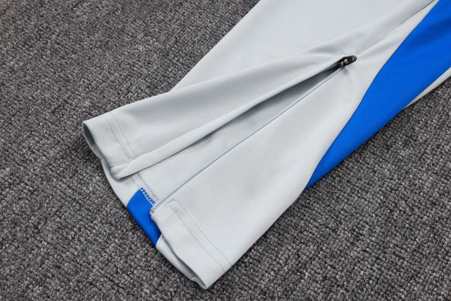 202526 Bayern Munich white-blue Long-sleeved half-pull training kit Football team kit